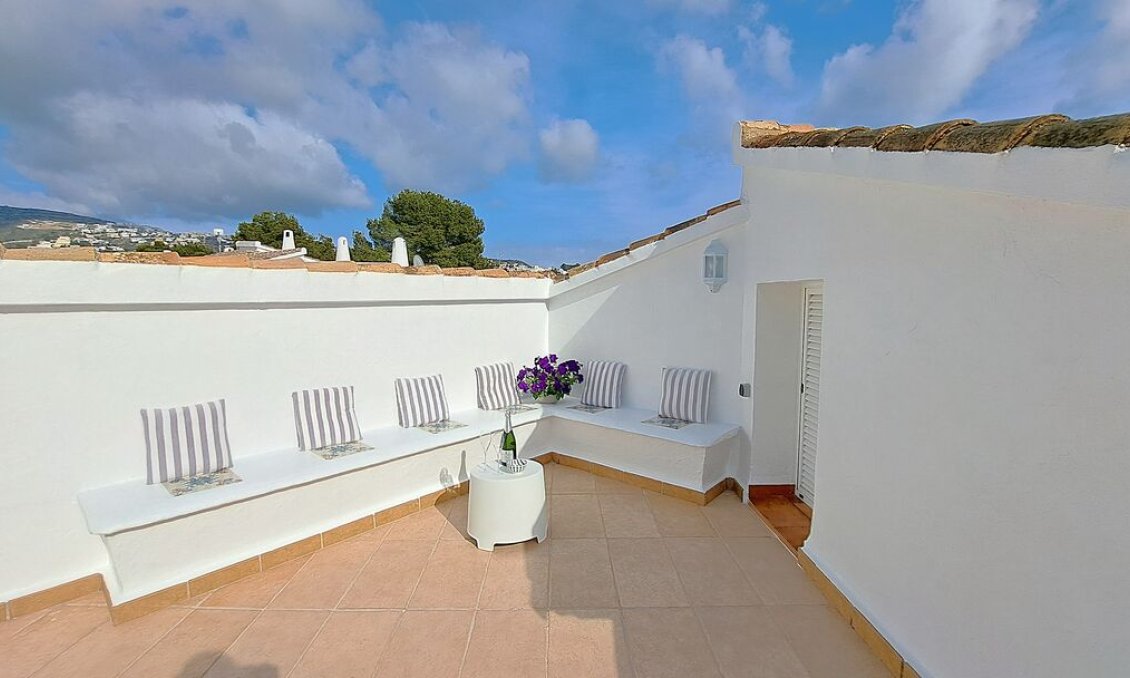 Használt Ingatlanok - Sorház -
Moraira - Costa Blanca
