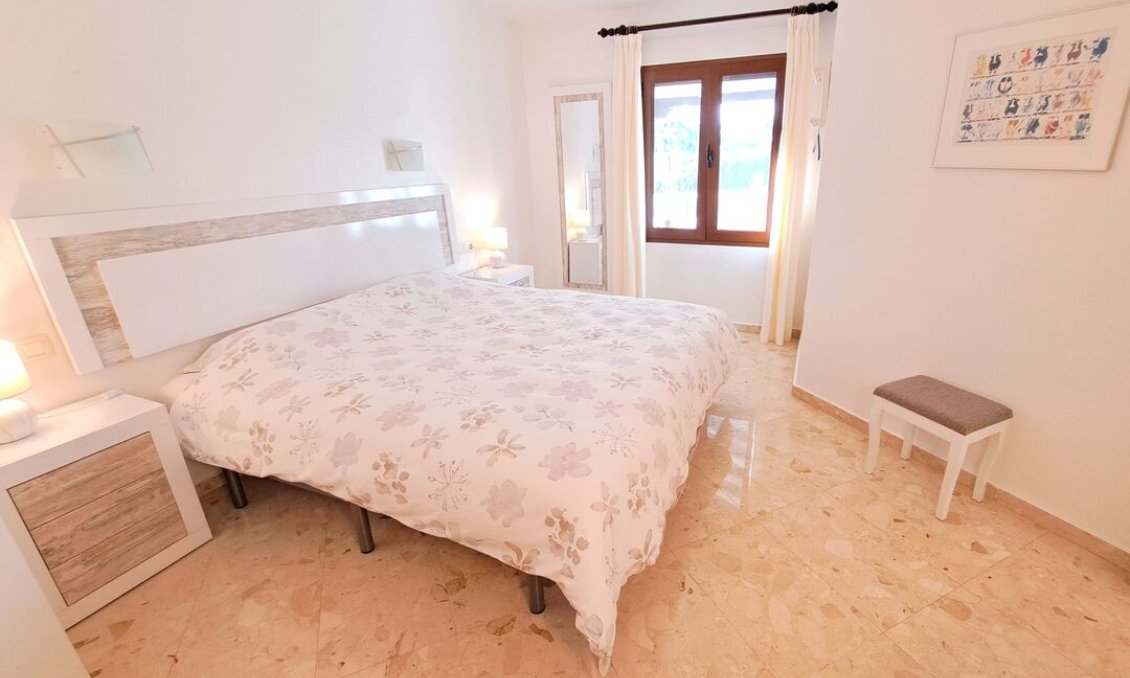 Használt Ingatlanok - Sorház -
Moraira - Costa Blanca