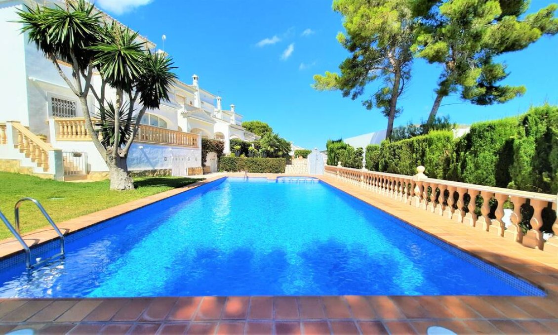 Használt Ingatlanok - Sorház -
Moraira - Costa Blanca