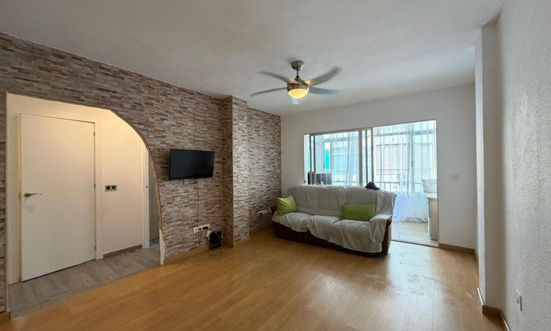 Használt Ingatlanok - Apartman -
Torrevieja - Playa del Cura
