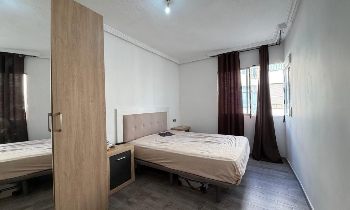 Használt Ingatlanok - Apartman -
Torrevieja - Playa del Cura