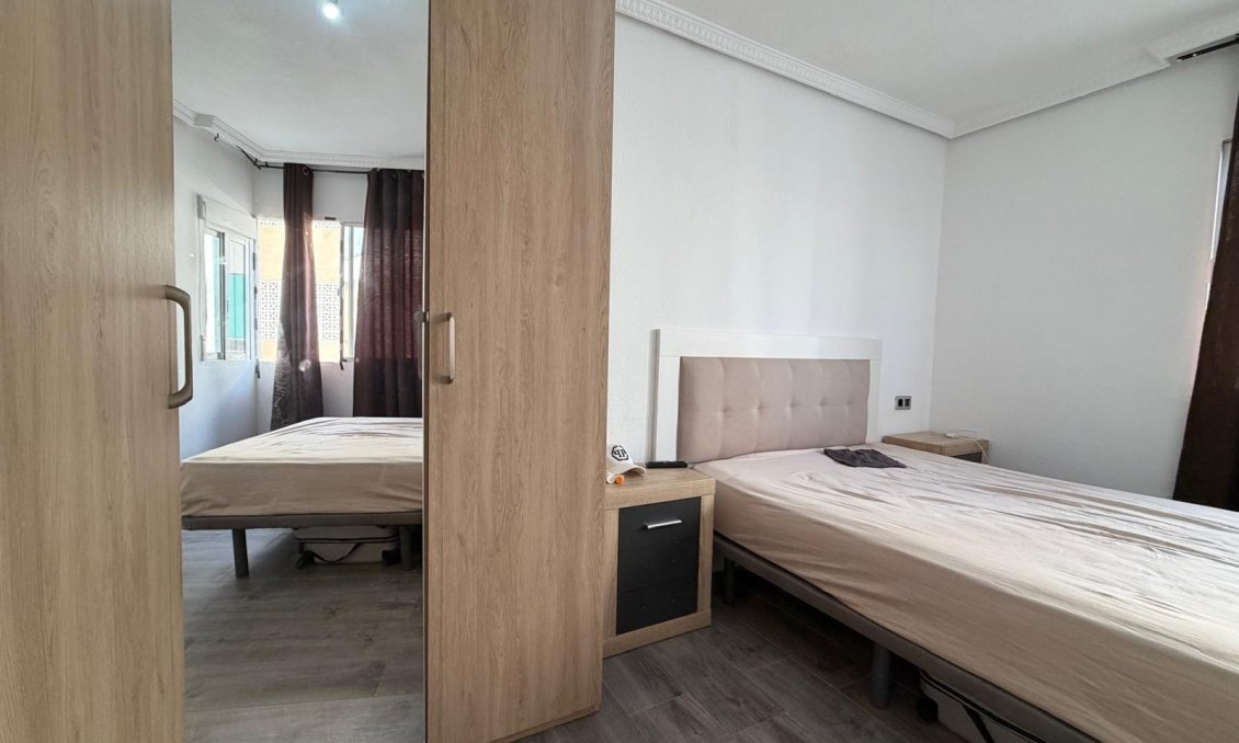 Használt Ingatlanok - Apartman -
Torrevieja - Playa del Cura