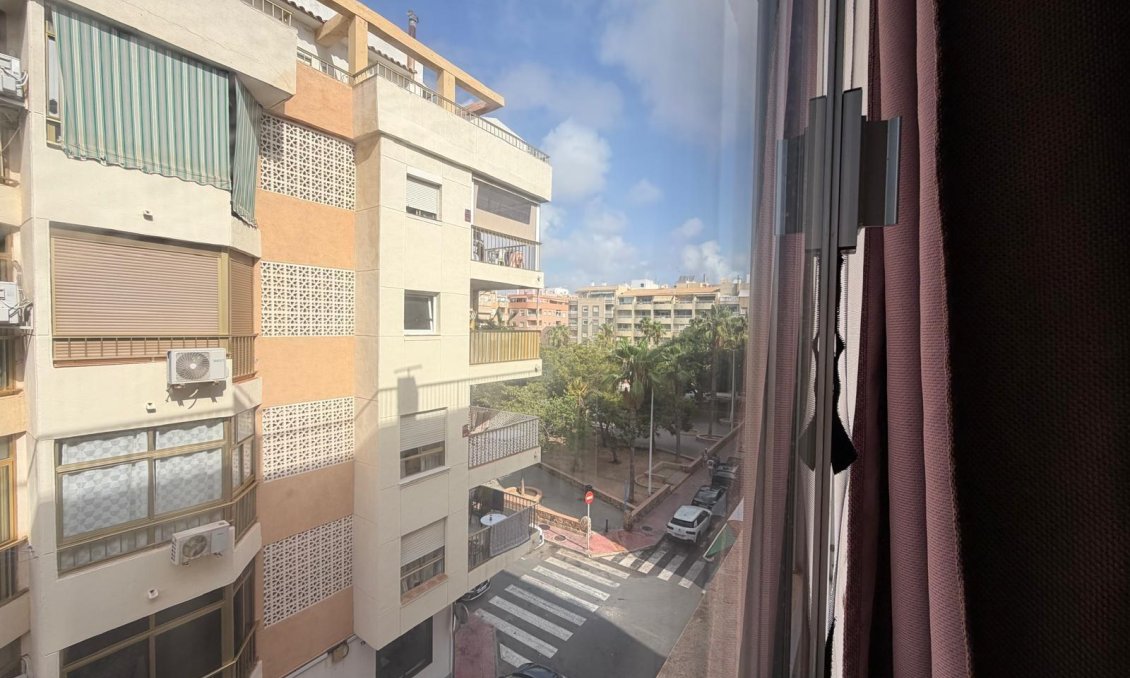 Használt Ingatlanok - Apartman -
Torrevieja - Playa del Cura