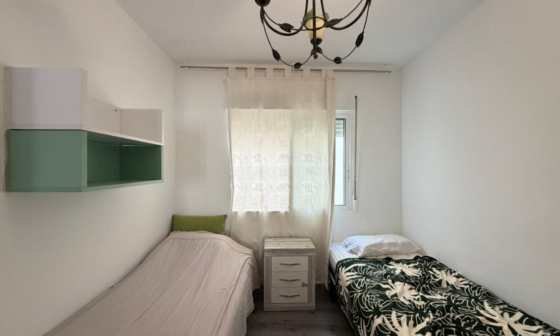 Használt Ingatlanok - Apartman -
Torrevieja - Playa del Cura