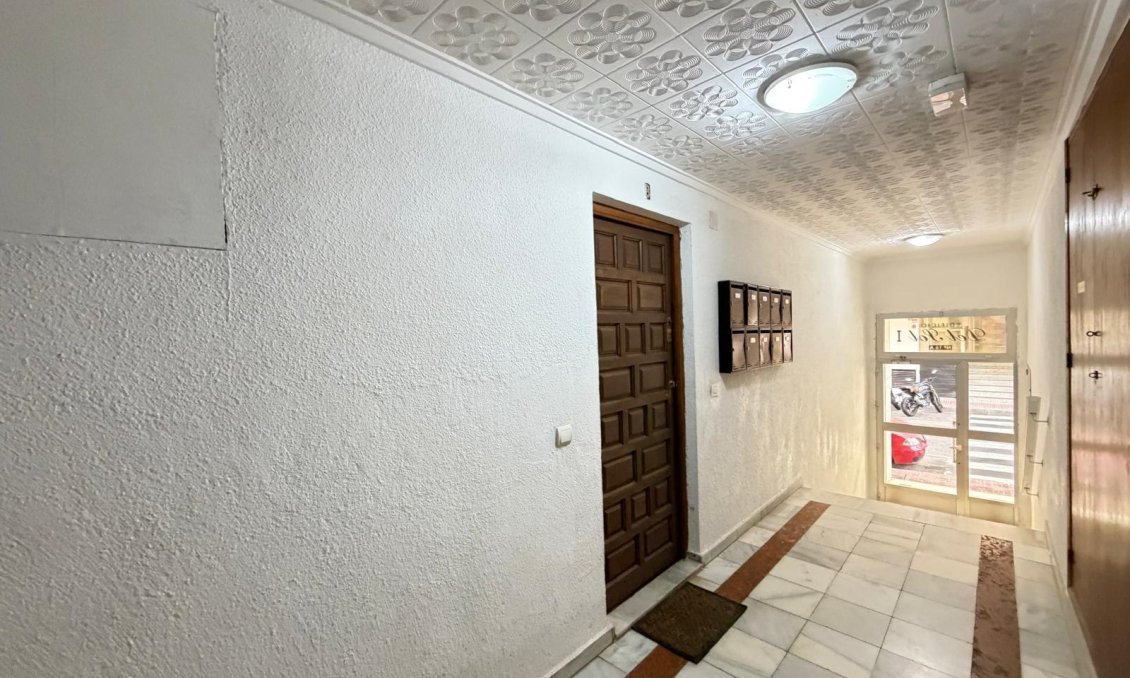 Használt Ingatlanok - Apartman -
Torrevieja - Playa del Cura