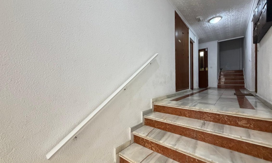Használt Ingatlanok - Apartman -
Torrevieja - Playa del Cura