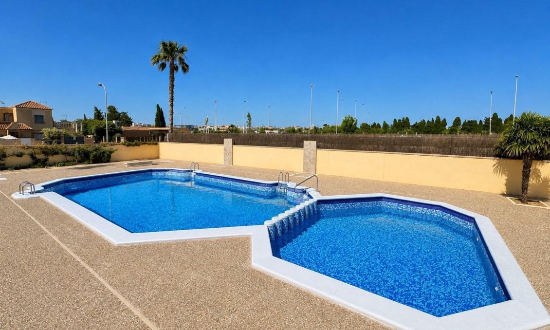 Használt Ingatlanok - Bungaló -
Torrevieja - Carrefour
