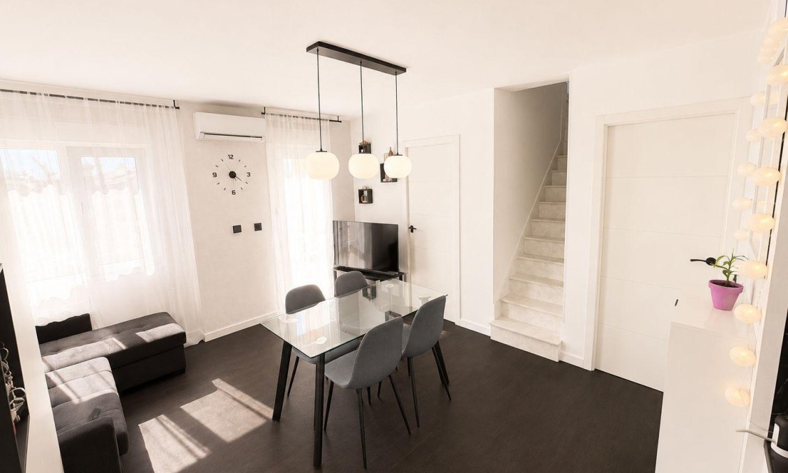 Használt Ingatlanok - Bungaló -
Torrevieja - Carrefour