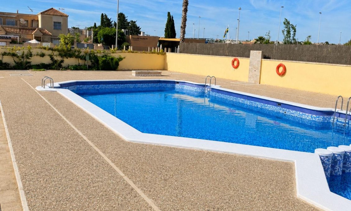 Használt Ingatlanok - Bungaló -
Torrevieja - Carrefour