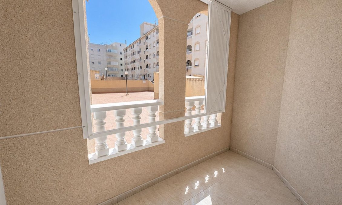 Revente - Appartement -
Torrevieja - Estacion De Autobuses