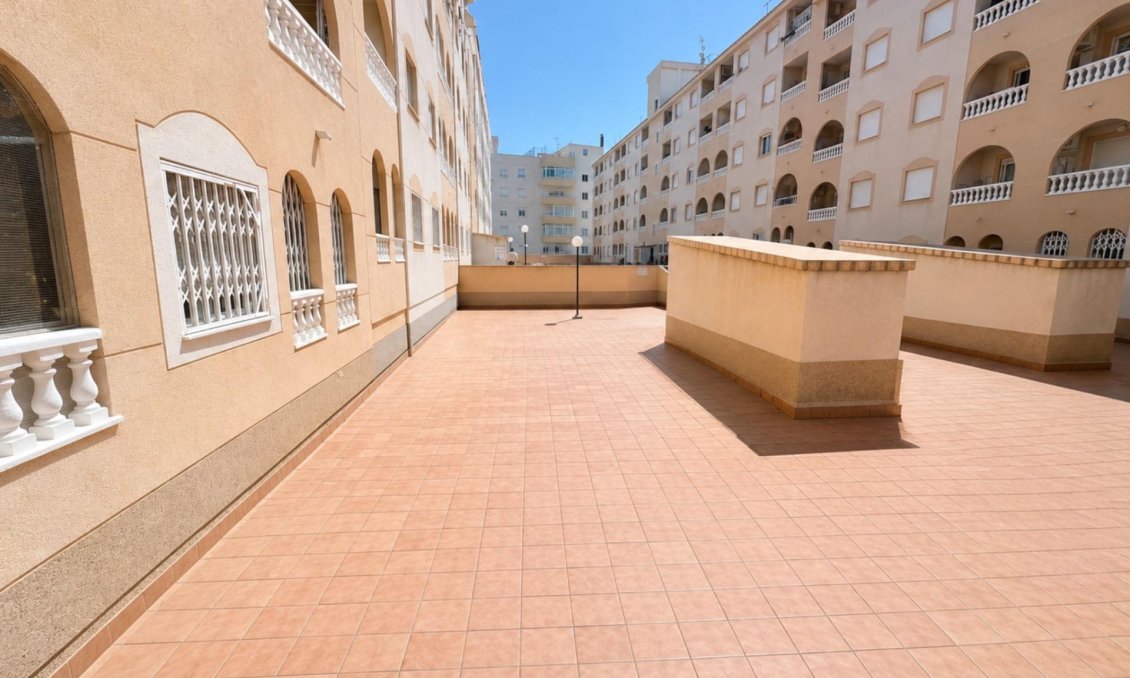 Revente - Appartement -
Torrevieja - Estacion De Autobuses