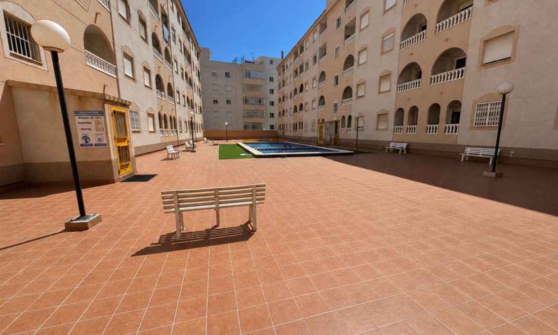 Revente - Appartement -
Torrevieja - Estacion De Autobuses