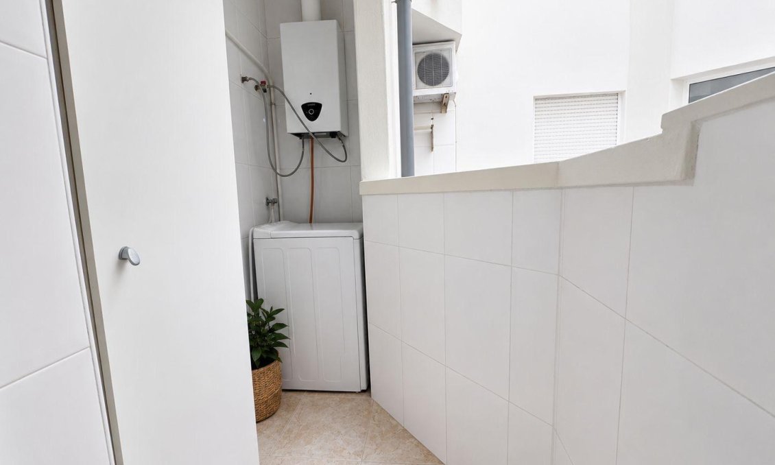 Segunda mano - Apartamento -
Torrevieja - Centro