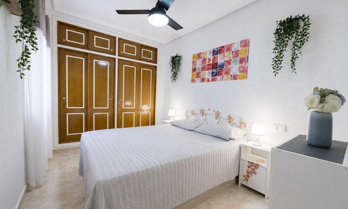 Segunda mano - Apartamento -
Torrevieja - Centro