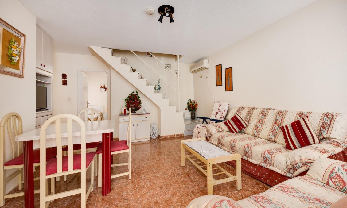 Használt Ingatlanok - Villa -
Torrevieja - El Limonar