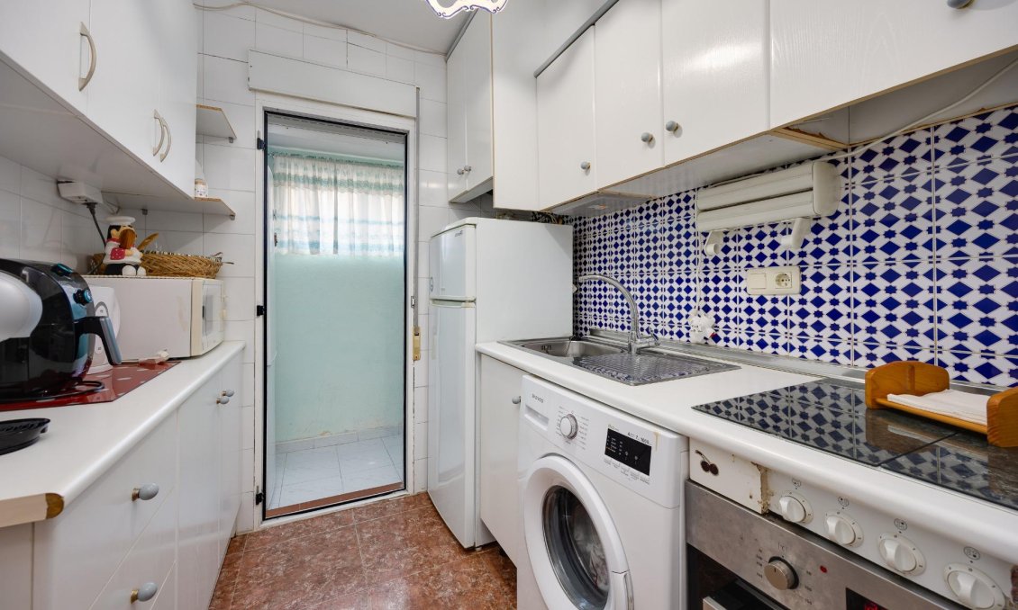 Használt Ingatlanok - Villa -
Torrevieja - El Limonar