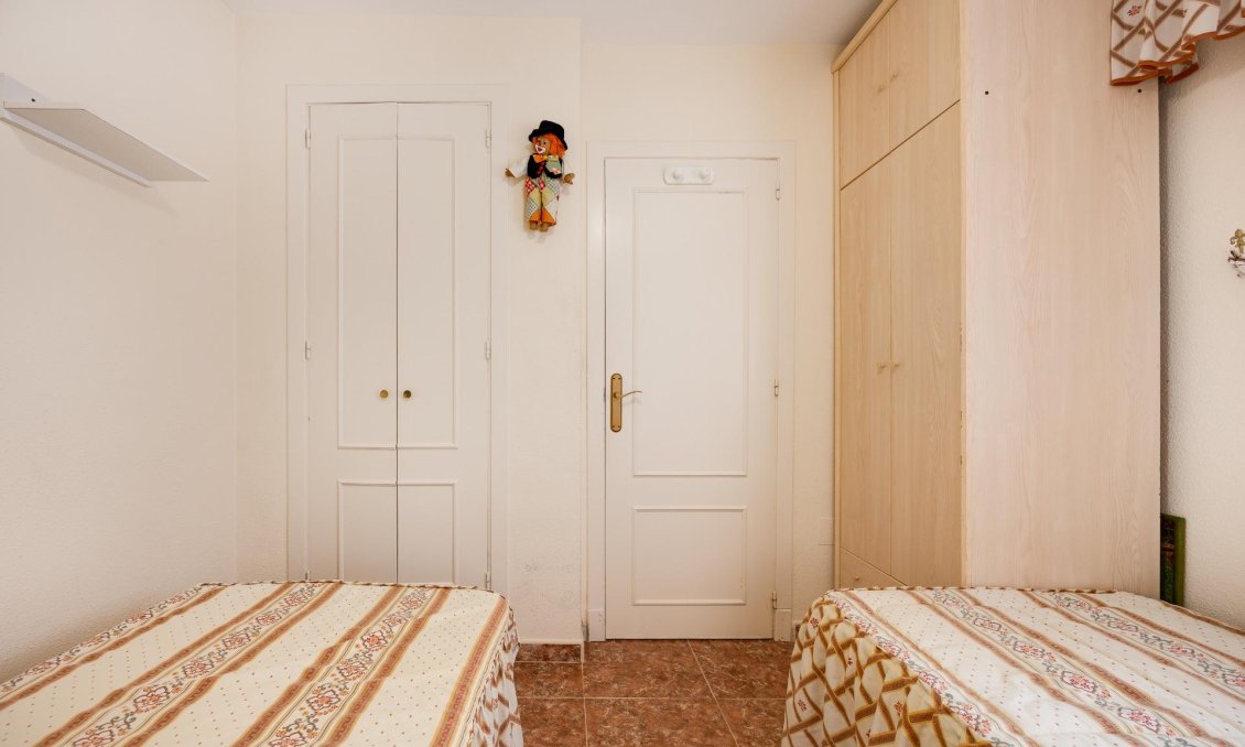 Használt Ingatlanok - Villa -
Torrevieja - El Limonar