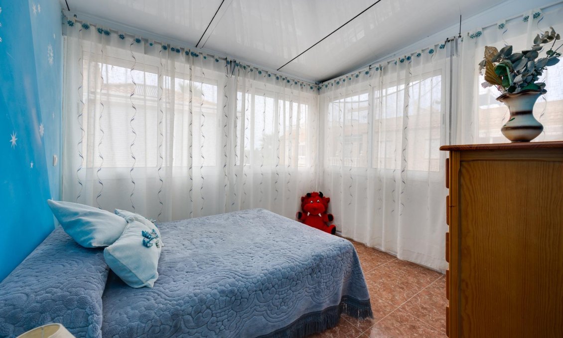 Használt Ingatlanok - Villa -
Torrevieja - El Limonar