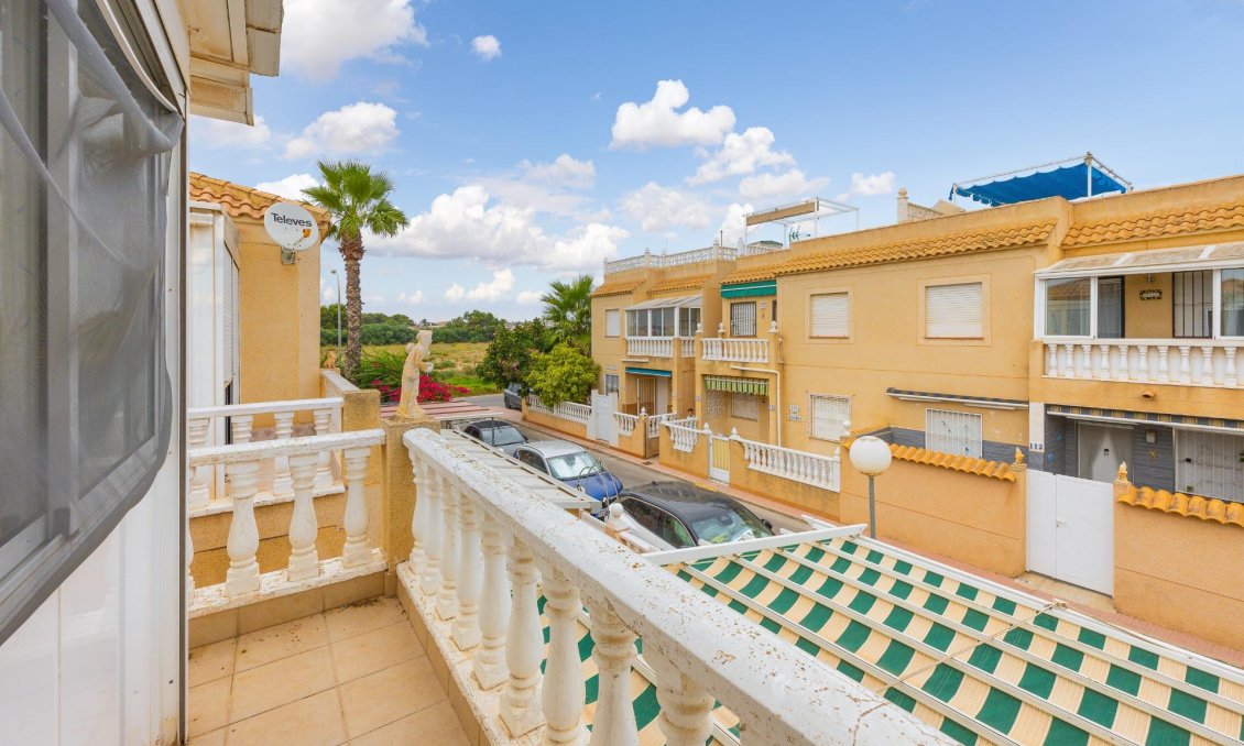 Használt Ingatlanok - Villa -
Torrevieja - El Limonar