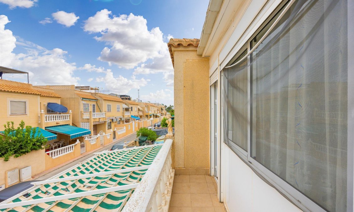 Használt Ingatlanok - Villa -
Torrevieja - El Limonar