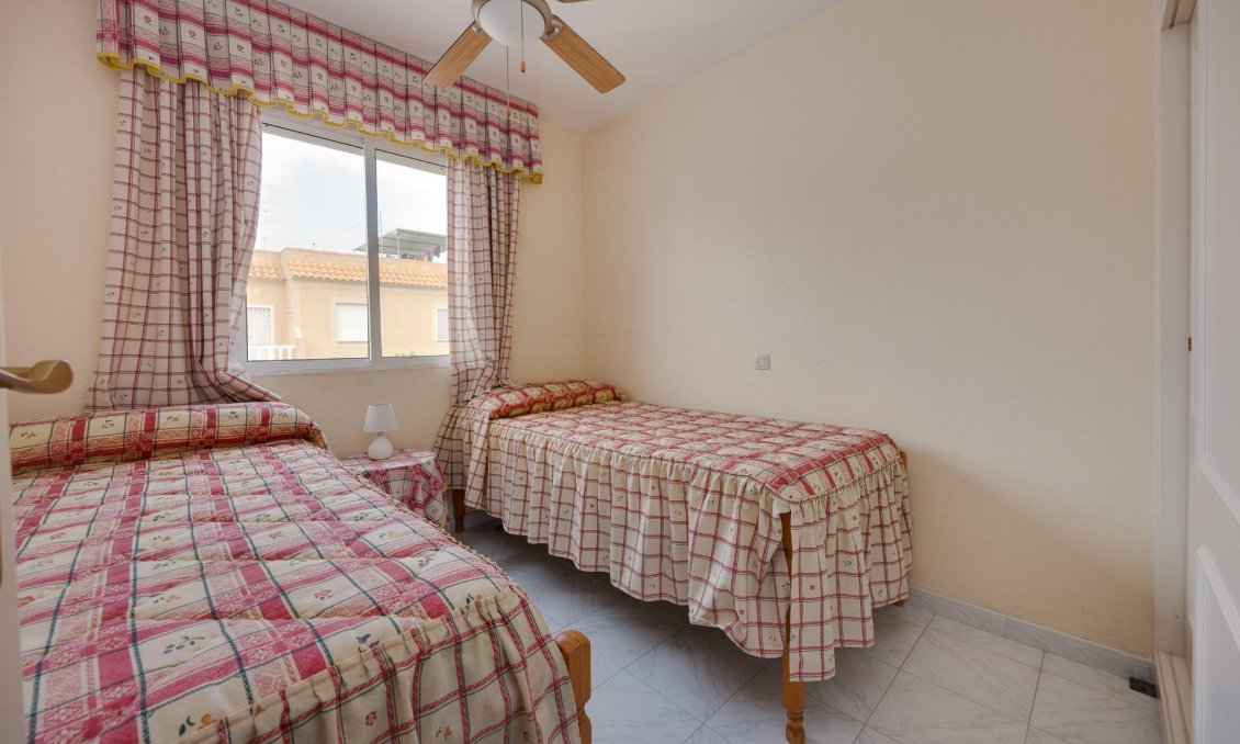Használt Ingatlanok - Villa -
Torrevieja - El Limonar
