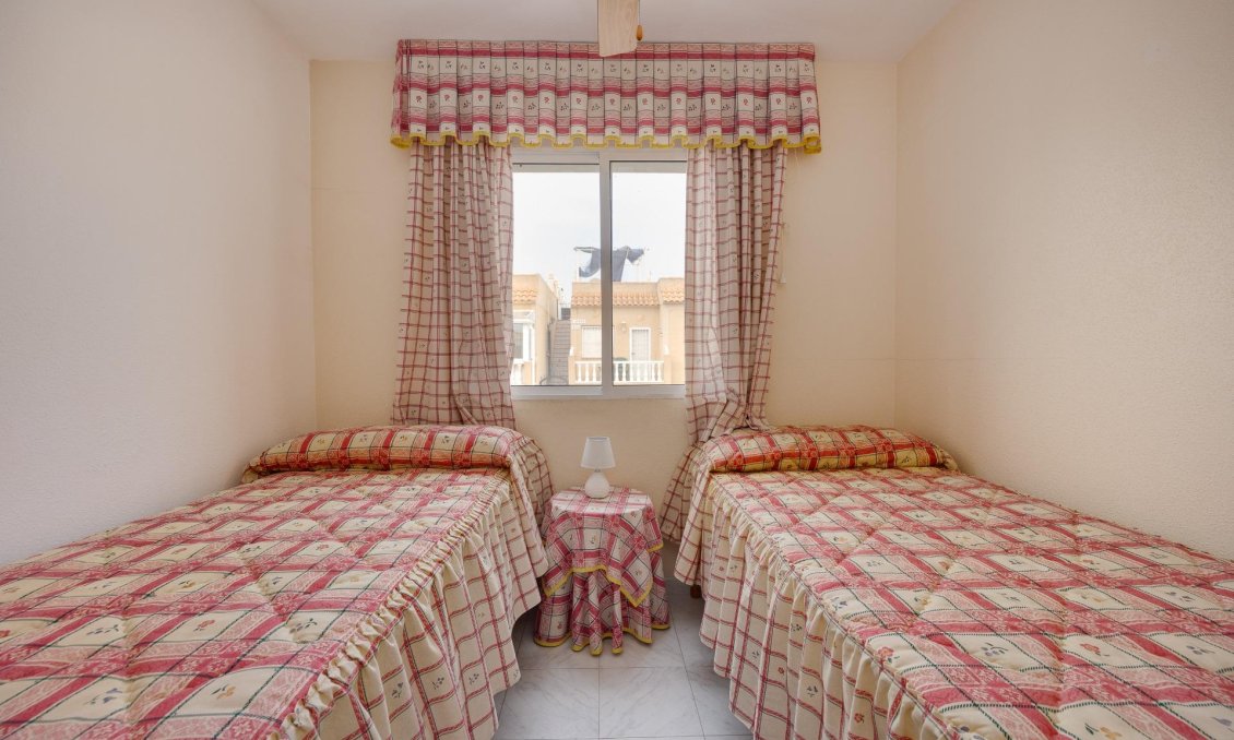 Használt Ingatlanok - Villa -
Torrevieja - El Limonar