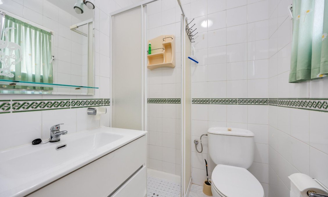 Használt Ingatlanok - Villa -
Torrevieja - El Limonar