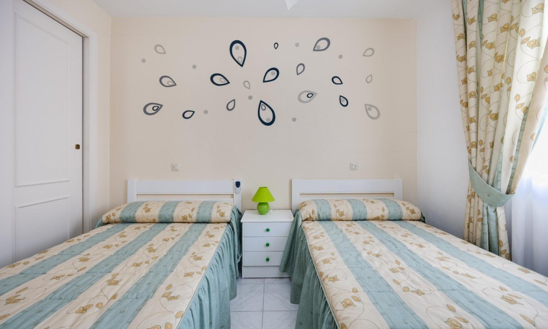 Használt Ingatlanok - Villa -
Torrevieja - El Limonar