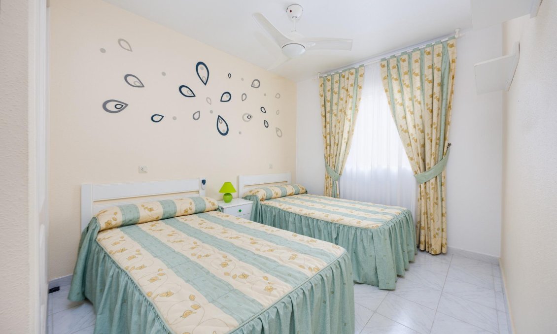Használt Ingatlanok - Villa -
Torrevieja - El Limonar