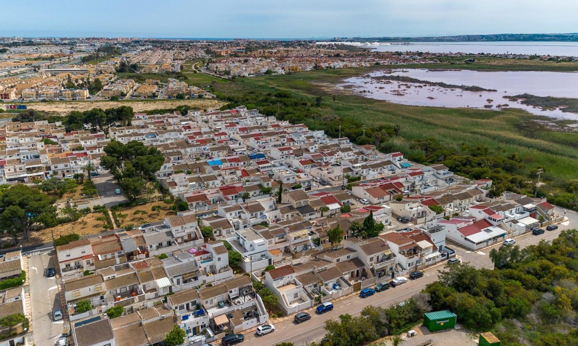 Használt Ingatlanok - Villa -
Torrevieja - El Limonar