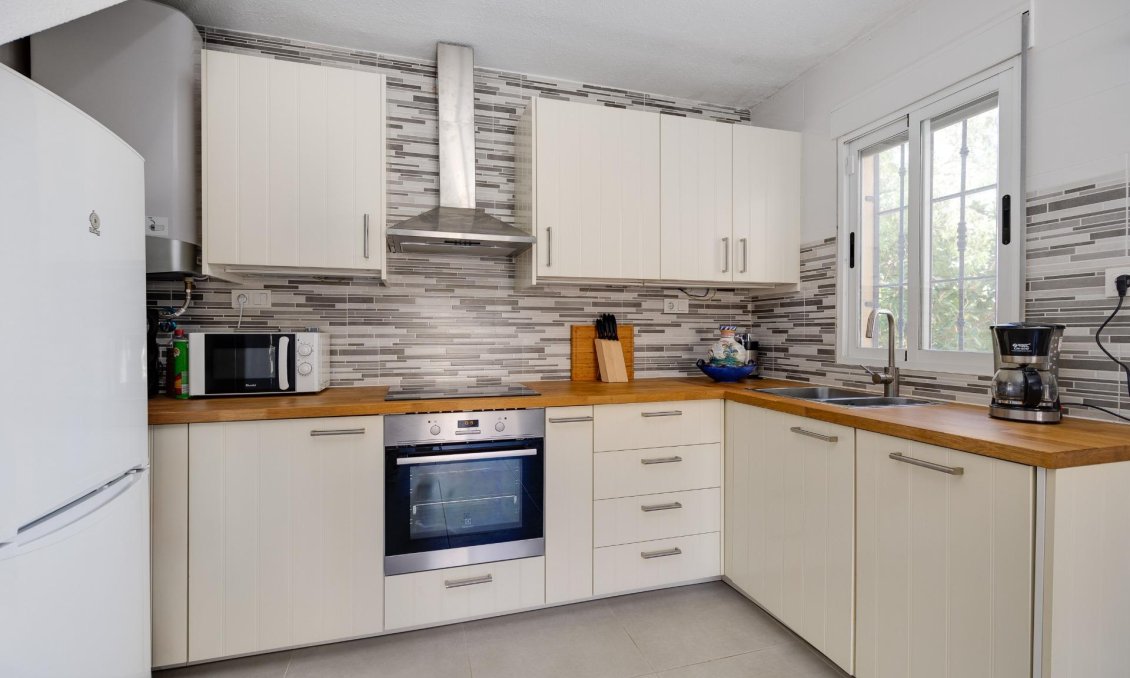 Resale - Bungalow -
Torrevieja - El Chaparral
