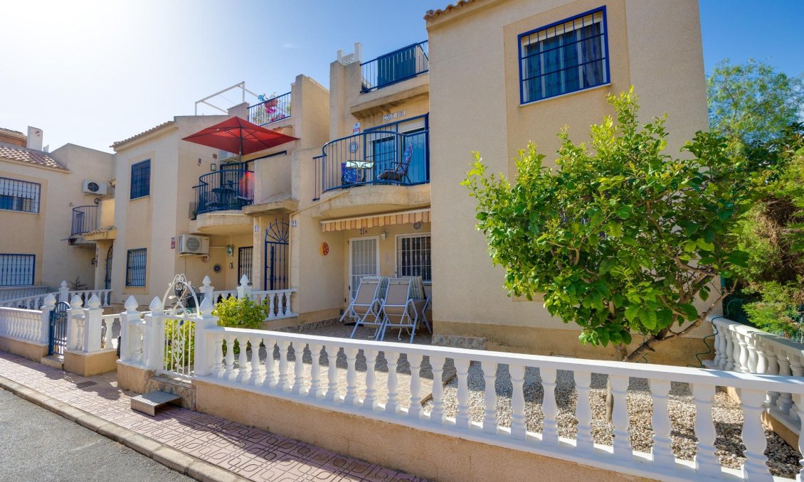 Resale - Bungalow -
Torrevieja - El Chaparral