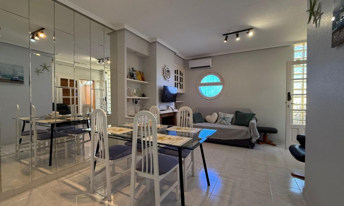 Használt Ingatlanok - Bungaló -
Torrevieja - Punta Prima
