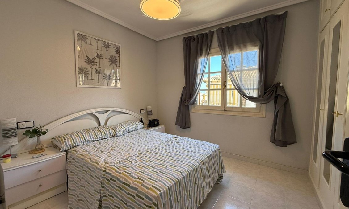 Használt Ingatlanok - Bungaló -
Torrevieja - Punta Prima