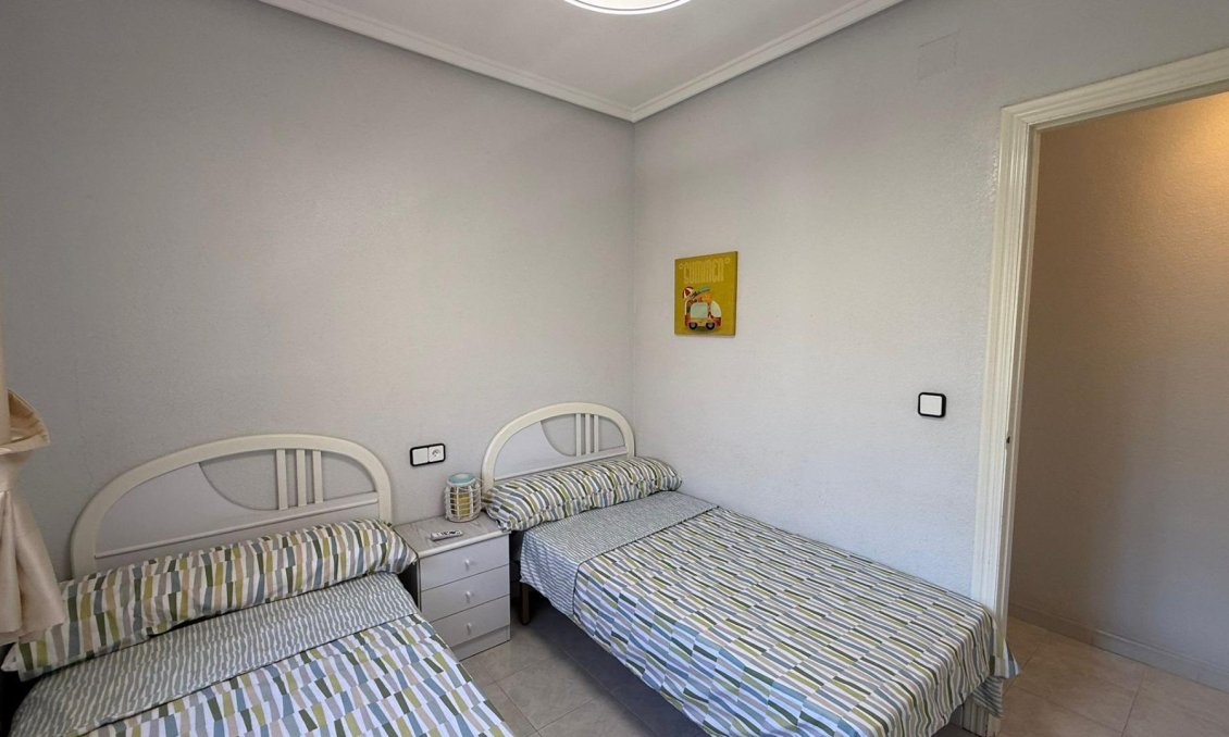 Használt Ingatlanok - Bungaló -
Torrevieja - Punta Prima