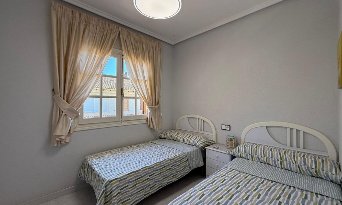 Használt Ingatlanok - Bungaló -
Torrevieja - Punta Prima