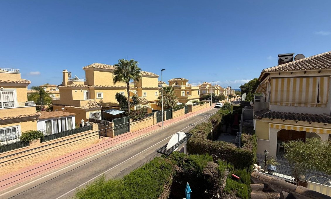 Használt Ingatlanok - Bungaló -
Torrevieja - Punta Prima