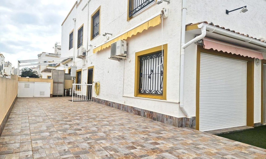 Resale - Townhouse -
Orihuela Costa - Los Altos