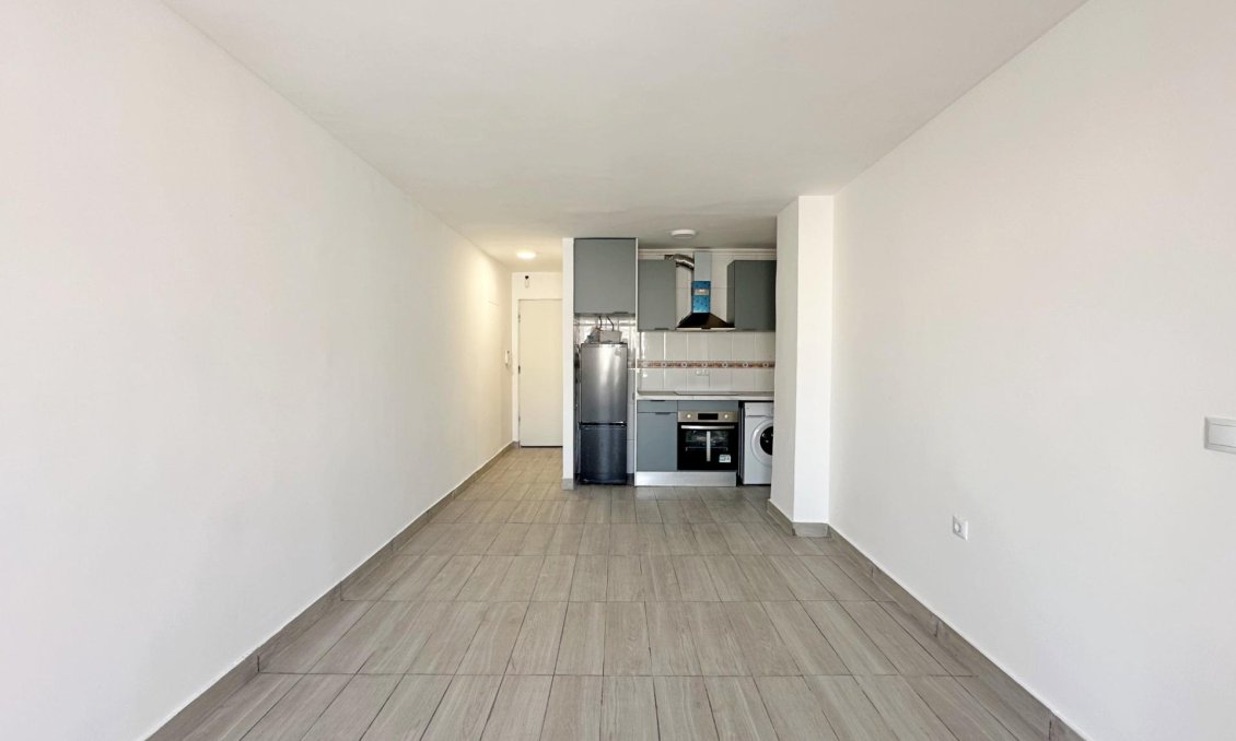 Resale - Apartment -
Torrevieja - Centro