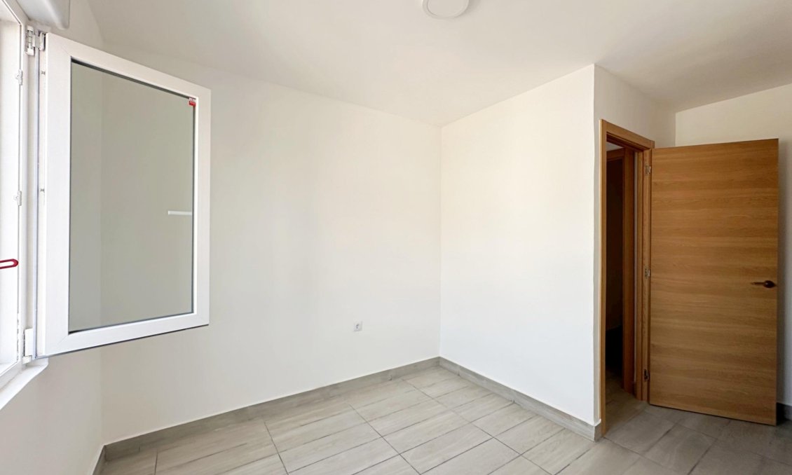 Resale - Apartment -
Torrevieja - Centro