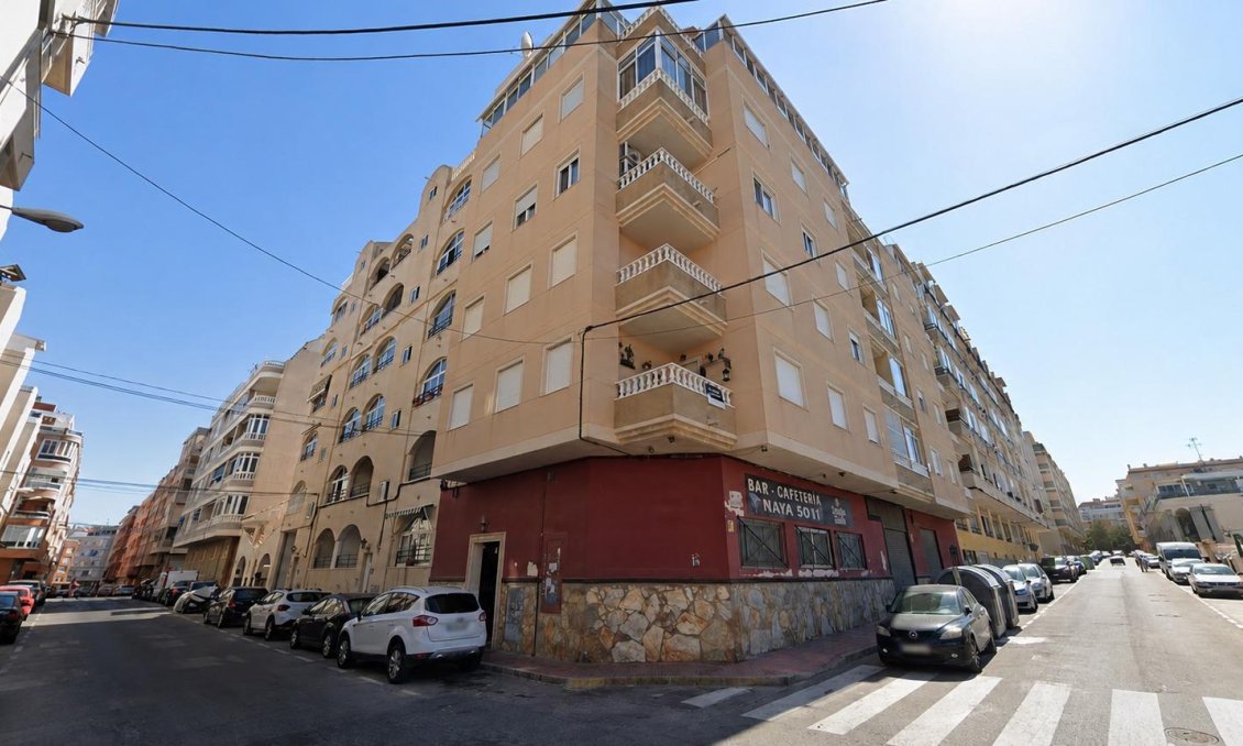Resale - Apartment -
Torrevieja - Centro