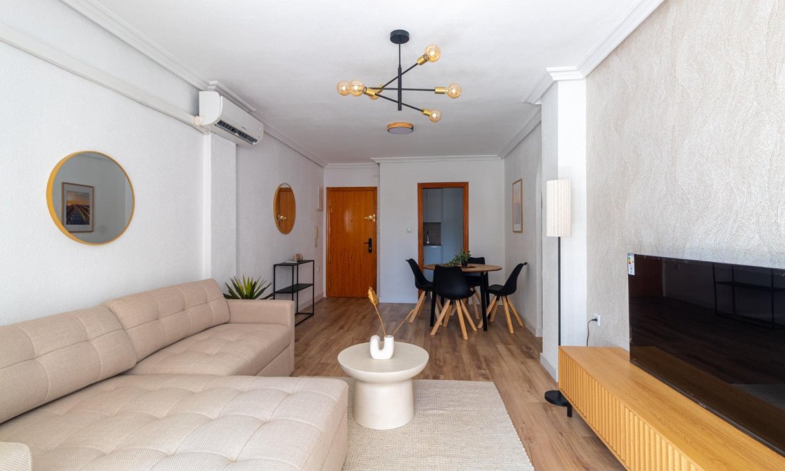 Használt Ingatlanok - Apartman -
Torrevieja - La Mata Pueblo