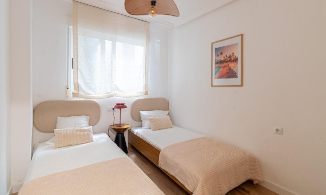 Használt Ingatlanok - Apartman -
Torrevieja - La Mata Pueblo