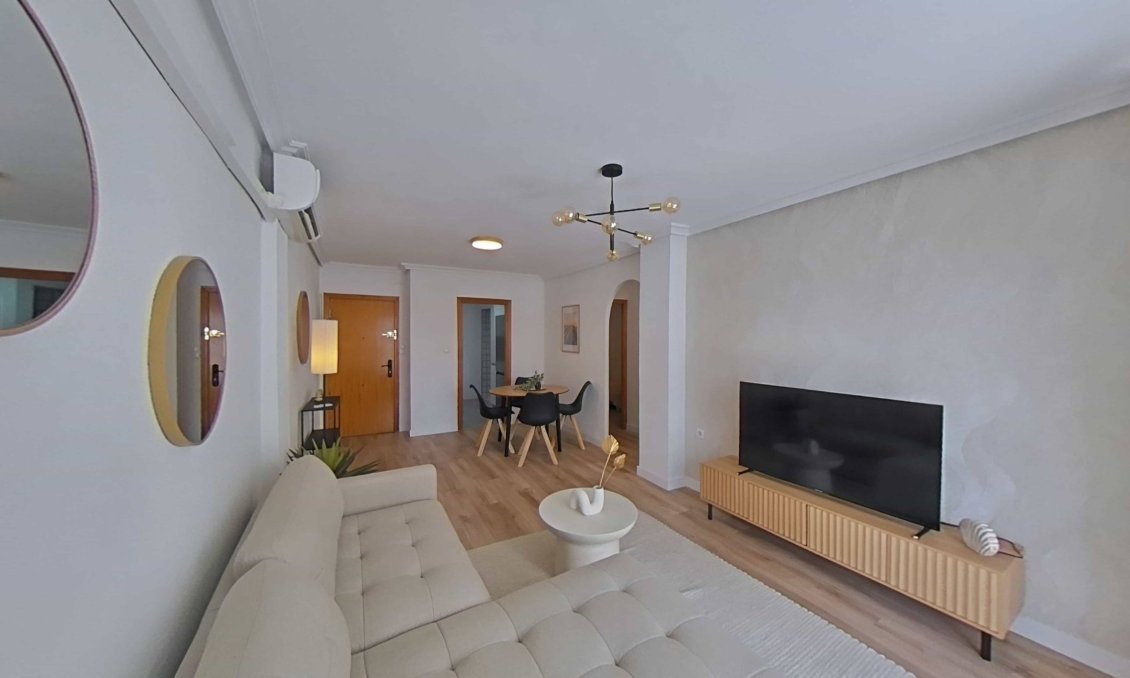 Használt Ingatlanok - Apartman -
Torrevieja - La Mata Pueblo