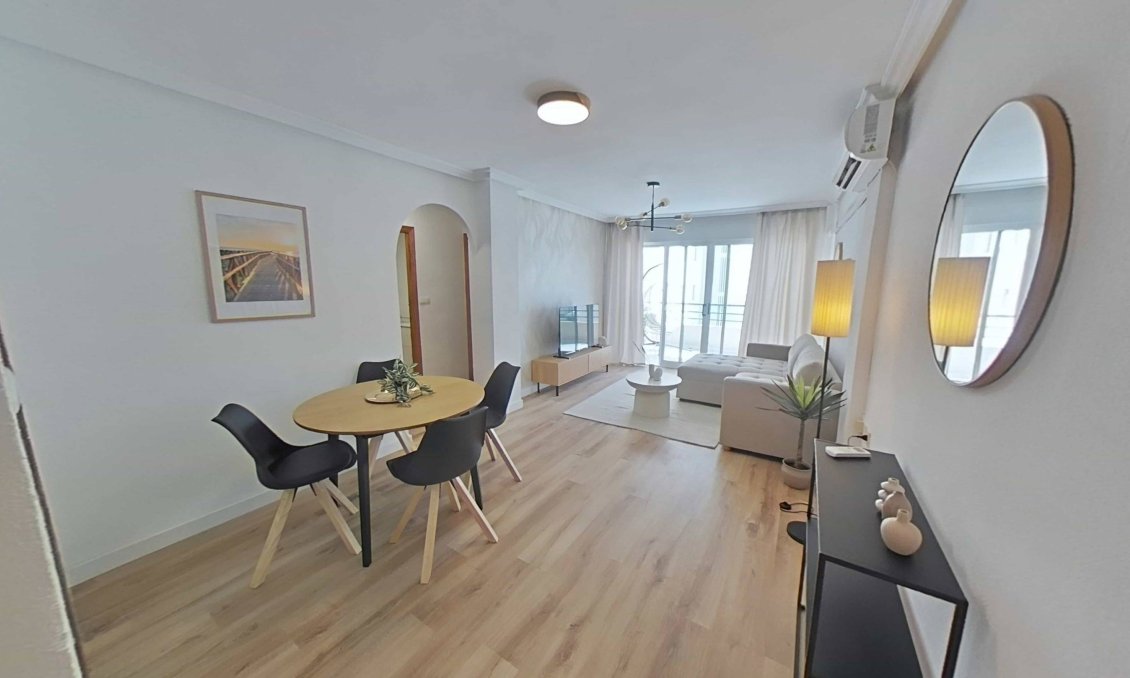 Használt Ingatlanok - Apartman -
Torrevieja - La Mata Pueblo