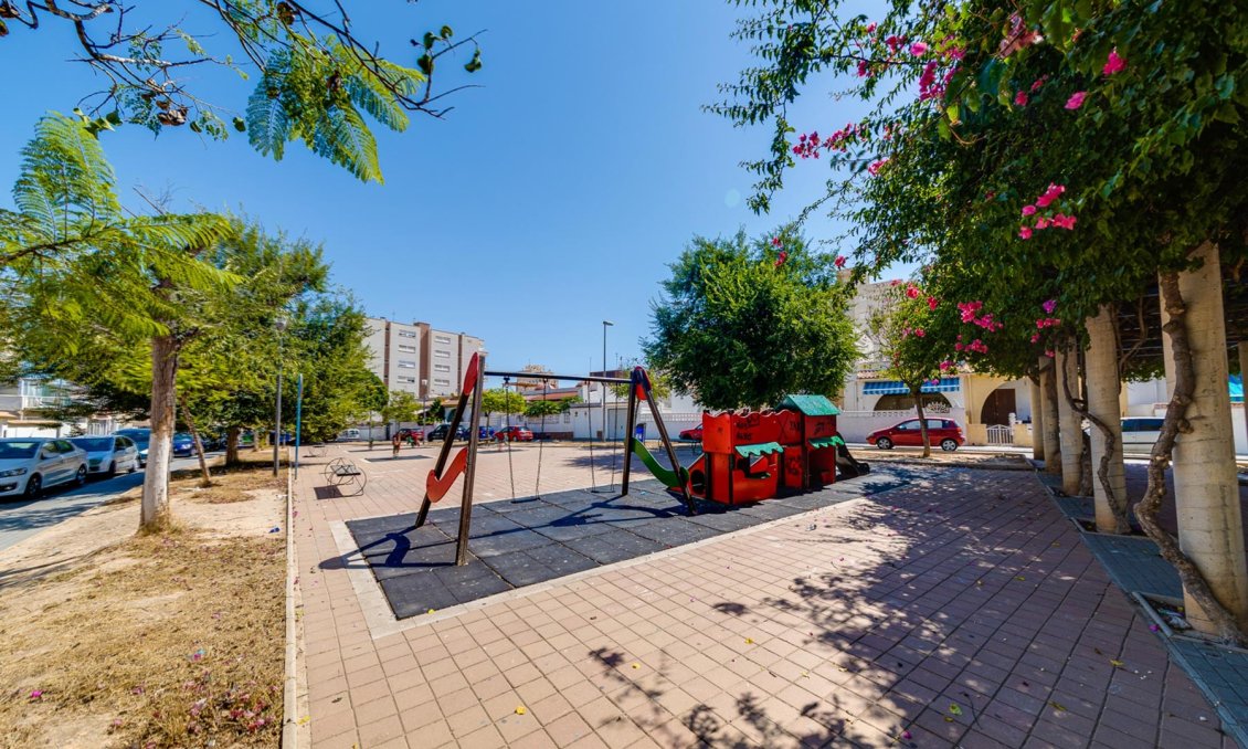 Használt Ingatlanok - Apartman -
Torrevieja - Costa Blanca