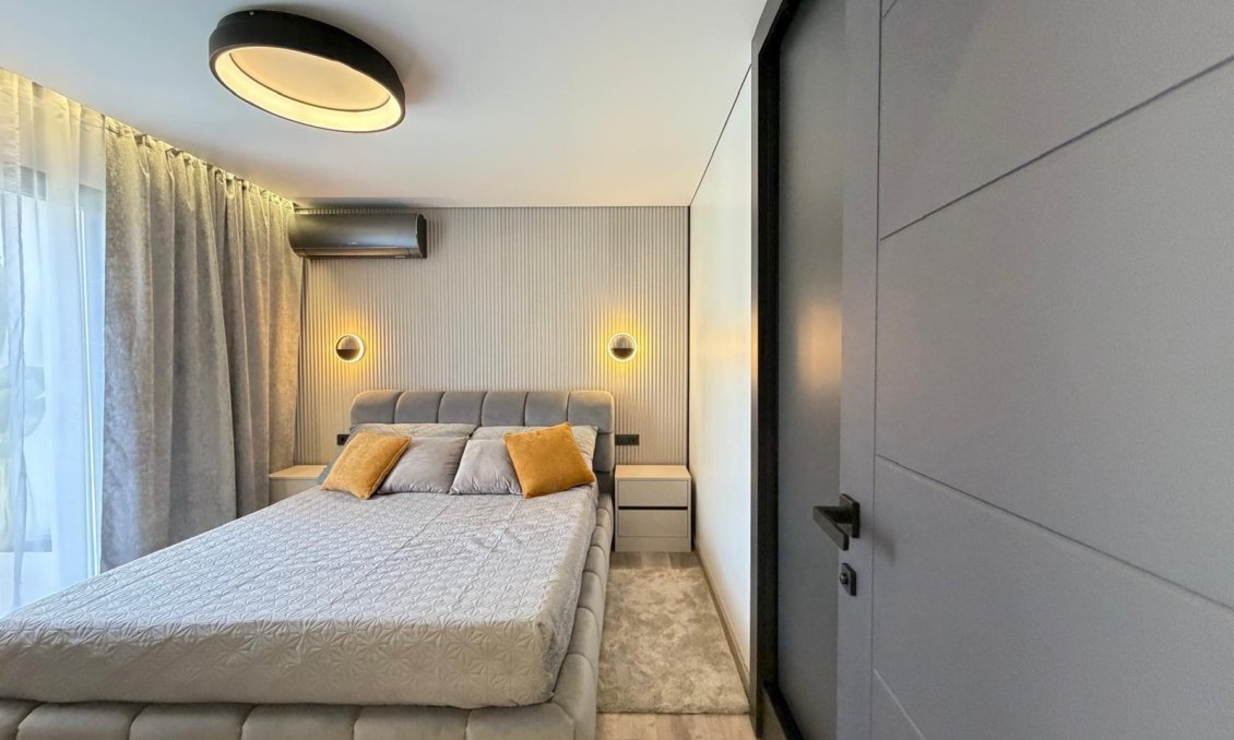 Resale - Villa -
Torrevieja - Punta Prima