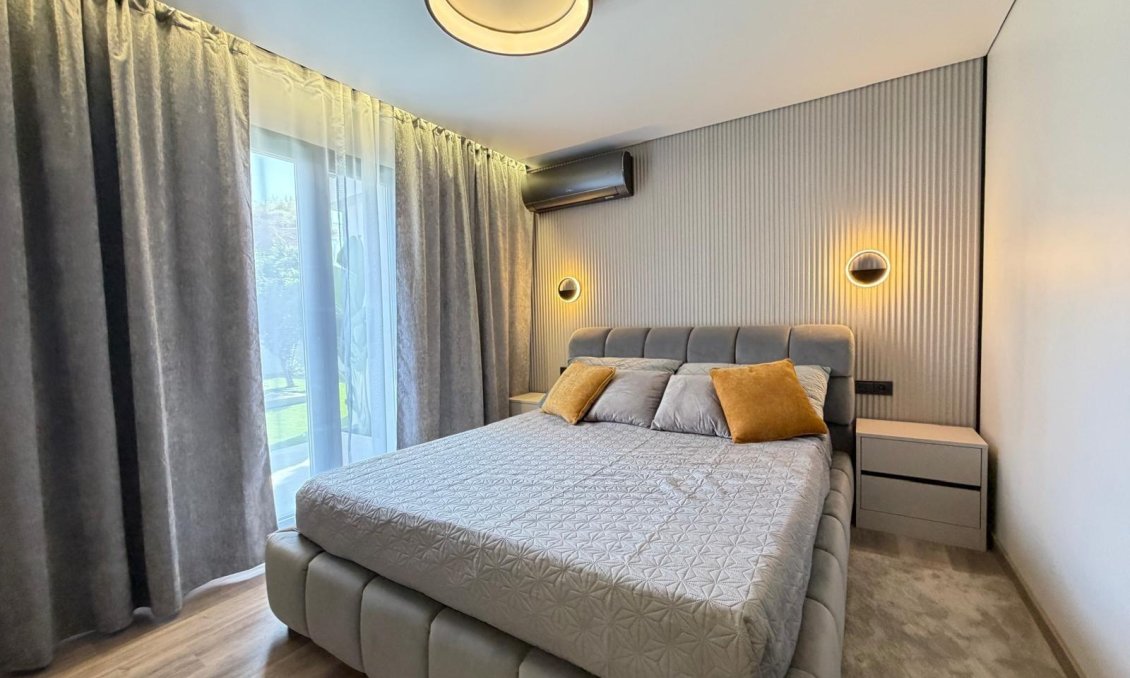 Resale - Villa -
Torrevieja - Punta Prima