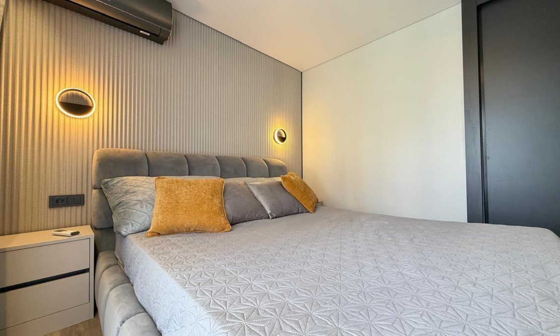 Resale - Villa -
Torrevieja - Punta Prima