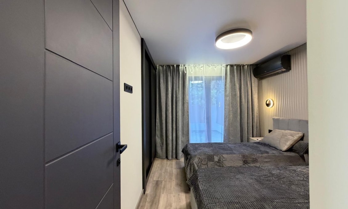 Resale - Villa -
Torrevieja - Punta Prima